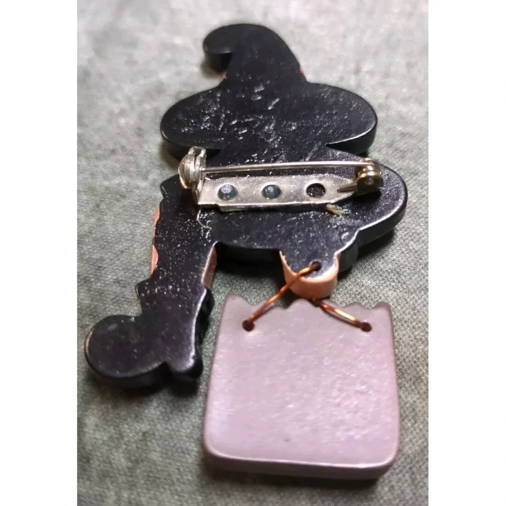 The Unbranded Brand halloween brooch